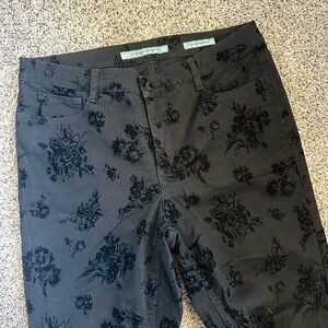 Jones New York Black Floral Chinos